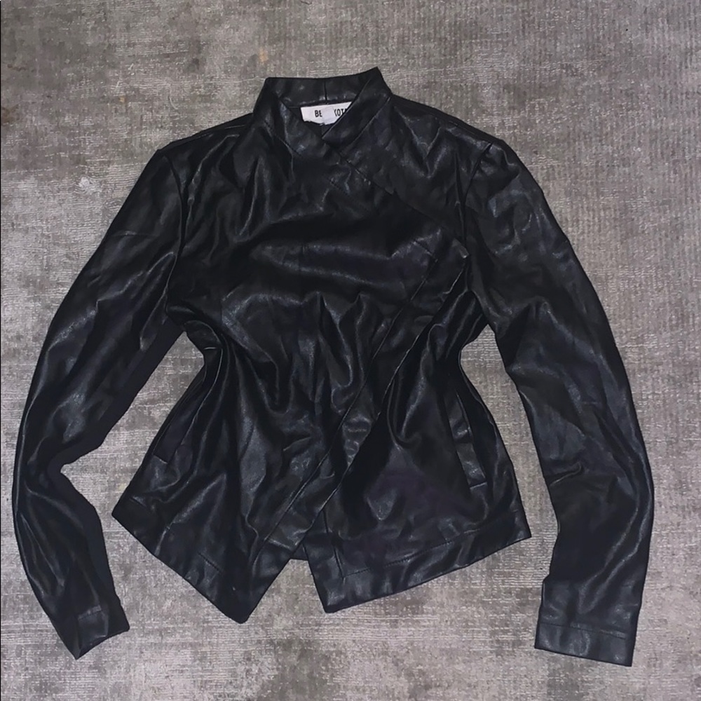 WOW! Fashionable black leather jacket! Fit for you